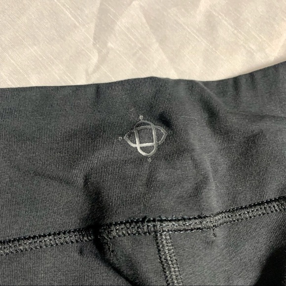SATVA Organic Cotton High Waisted Unity Capri - Picture 7 of 9